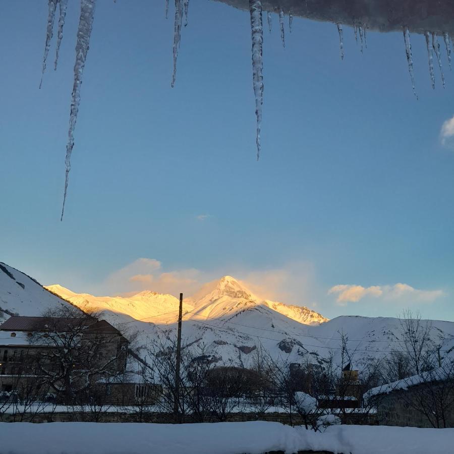 Maison d'hôtes Warm House à Kazbegi Extérieur photo